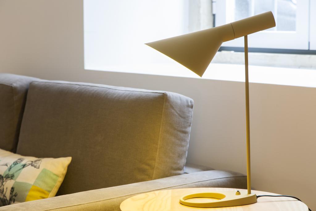 Joivy Cosy 1-Bed Flat With Workspace In Santa Catarina, Moments From Luis De Camoes Sq Lisboa الغرفة الصورة